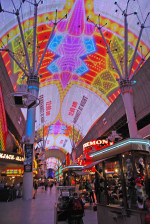 V&auml;rlden st&ouml;rsta storbildssk&auml;rm p&aring; Fremont Street.