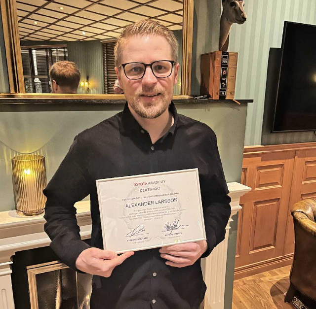 Alexander Larsson på Toyota Gävle, Bilinorr certifierad för kundanpassade bilaffärslösningar.