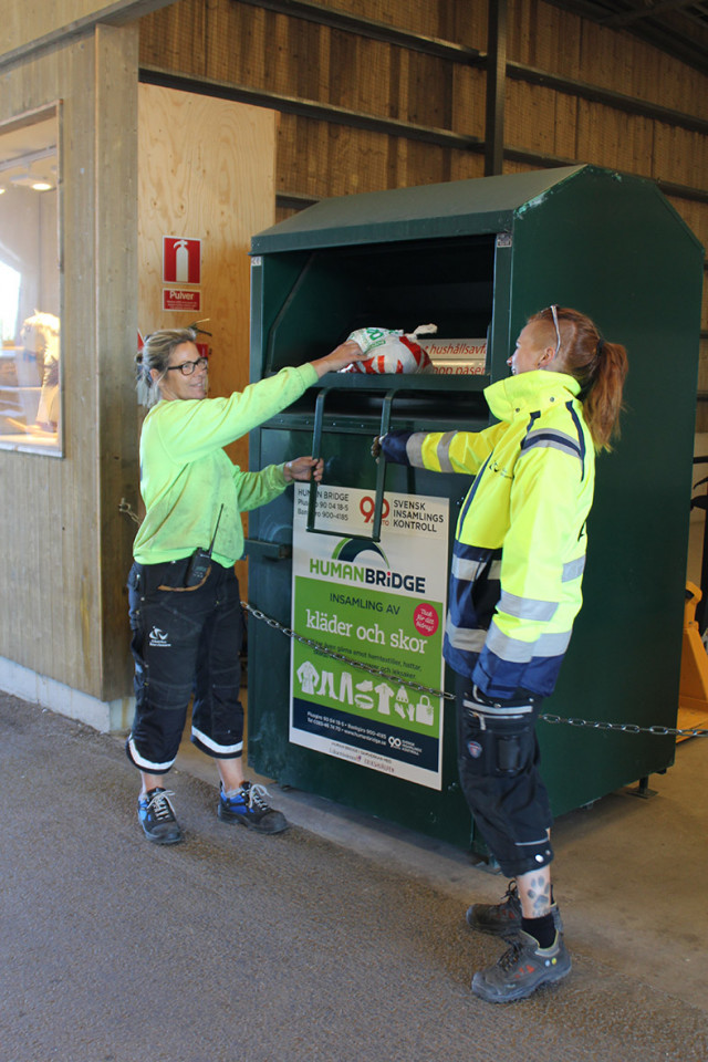 Textilier till återvinning och återbruk på Gästrike återvinnares återvinningscentraler
