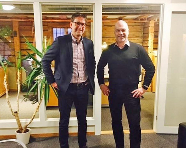 Björn Tullbrink och Stefan Ehn hälsar välkomna till de nya lokalerna på Gävle Strand.